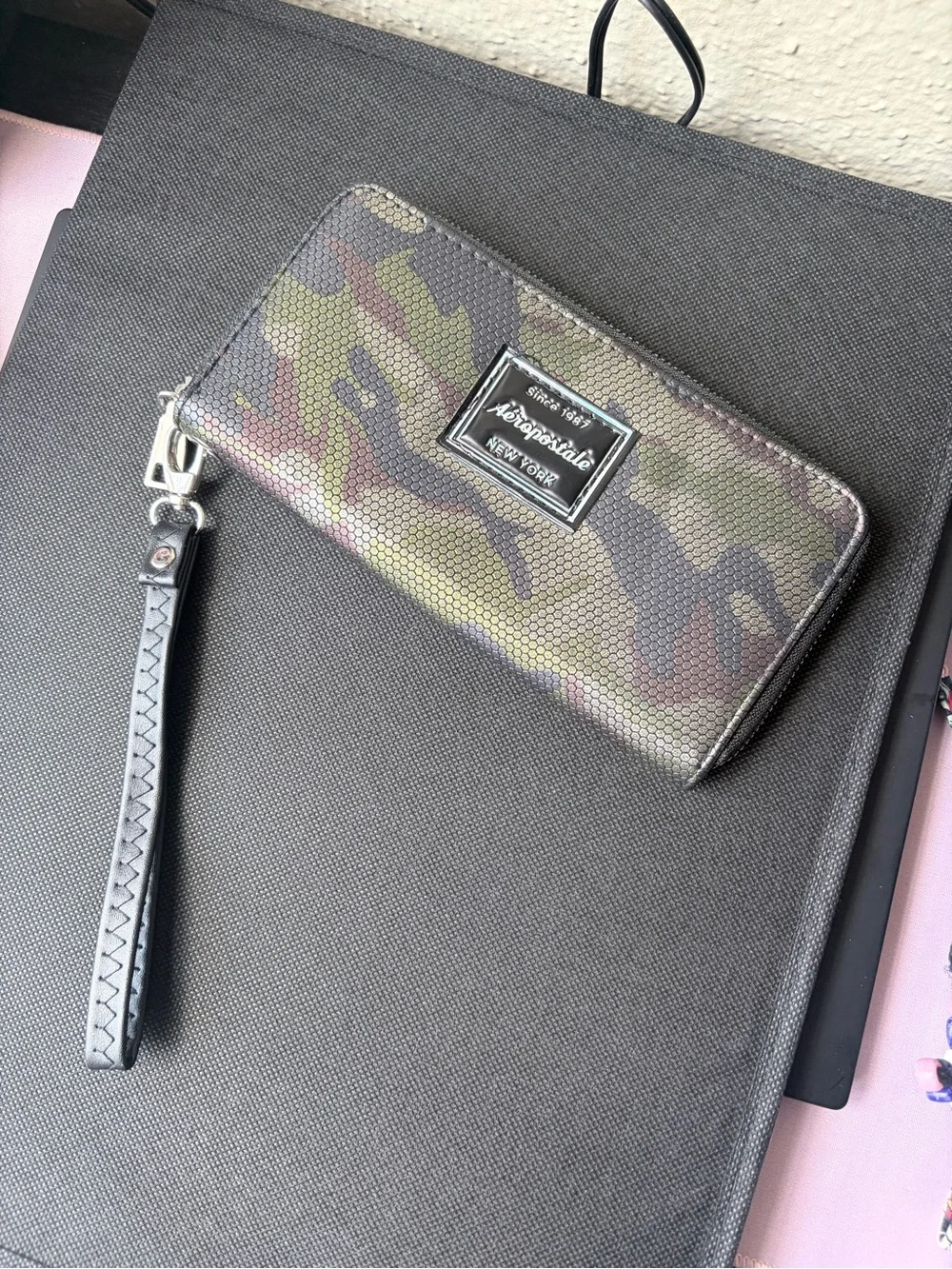 Aeropostale Multicolor Camo Zip Wallet - Green/Brown